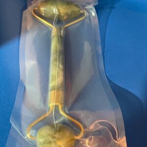 Face and neck massager